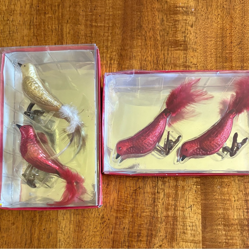 Holiday Style Glass Festive Cardinal Ornaments 2 Sets 4 Birds - Red and Gold - Picture 2 of 5